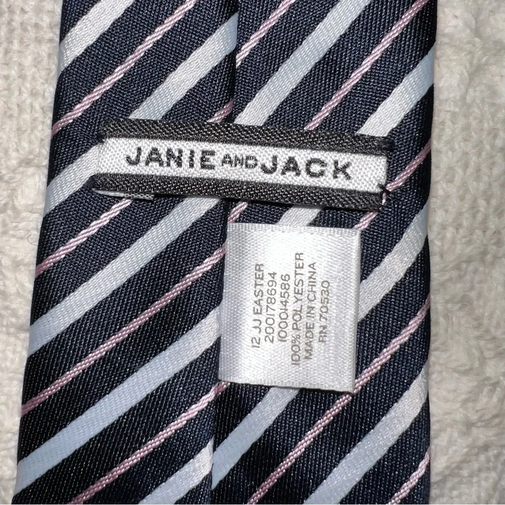 GOOD looking Boy’s ‘round the neck, Velcro closure tie from Janie and Jack